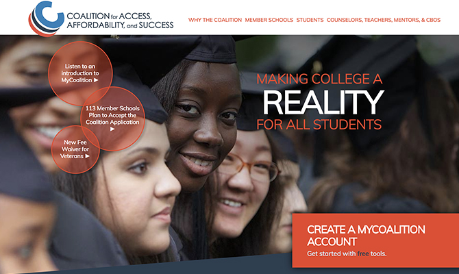 Captura de pantalla web: estudiantes diversos en la ceremonia de graduación. Etiqueta: hacer de la universidad una realidad para todos los estudiantes